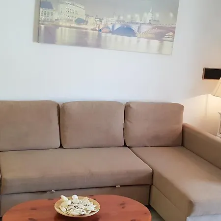 شقة Beachfront No 3 With Fantastic Sea-view, Heated Pool, Close To The Sea